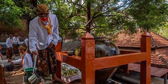Tradisi Nguras Enceh Makam Raja Imogiri, Gentong Kerajaan Thailand hingga Turki