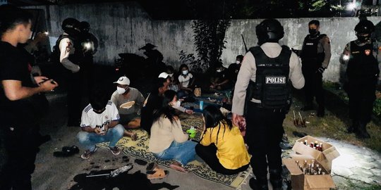 Pesta Miras saat PPKM, Belasan Pemuda di Solo Diamankan Polisi