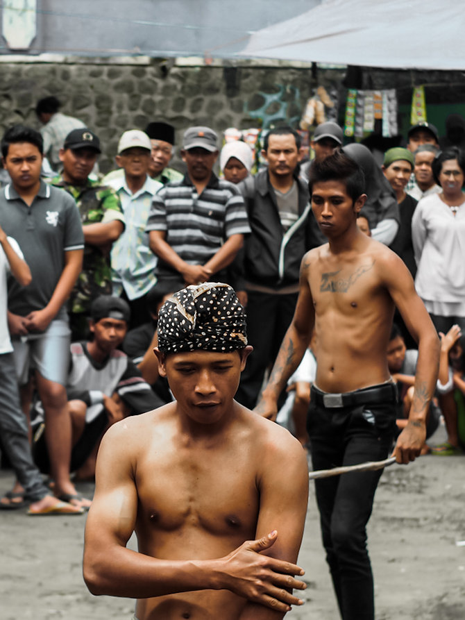 tradisi ojung bondowoso