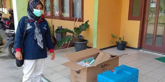 Suami Bawa Jenazah Istri Diduga Positif Covid-19 Pakai Motor Dites Usap - Vimarsana News