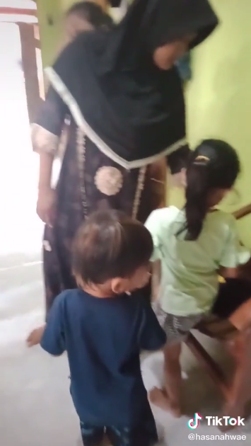 viral makam di dalam rumah