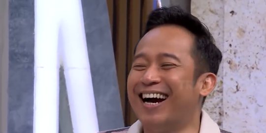 Cerita Denny Cagur Sampai Gaji Sang Kakak untuk Temani Syuting - Vimarsana News
