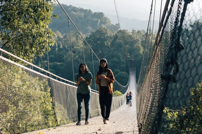 wisata situ gunung sukabumi sajikan pemandangan asri dan fasilitas menarik