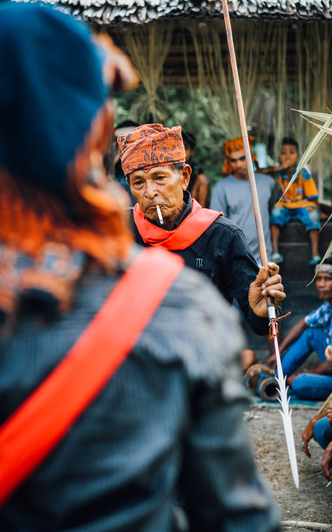 tari perang cakalele maluku