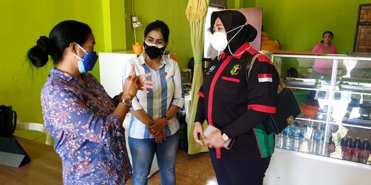 Bantu Pelaku UMKM, Kapolda NTT Borong Makanan dari Sejumlah Warung di Kupang