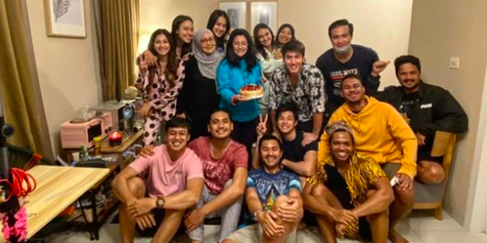 Kejutan Ultah ke-40 Nessa Sadin dari Para Pemain Love Story The Series, Ini Potretnya