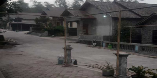 Empat Desa di Boyolali Alami Hujan Abu Tipis