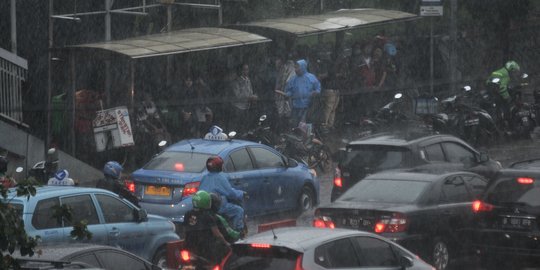 Hari Ini Waspadai Potensi Hujan Disertai Petir di Beberapa Wilayah Jakarta