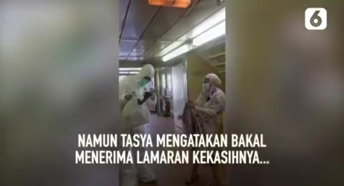 dibantu nakes pasien covid 19 ini dilamar kekasih saat isoman di atas kapal apung