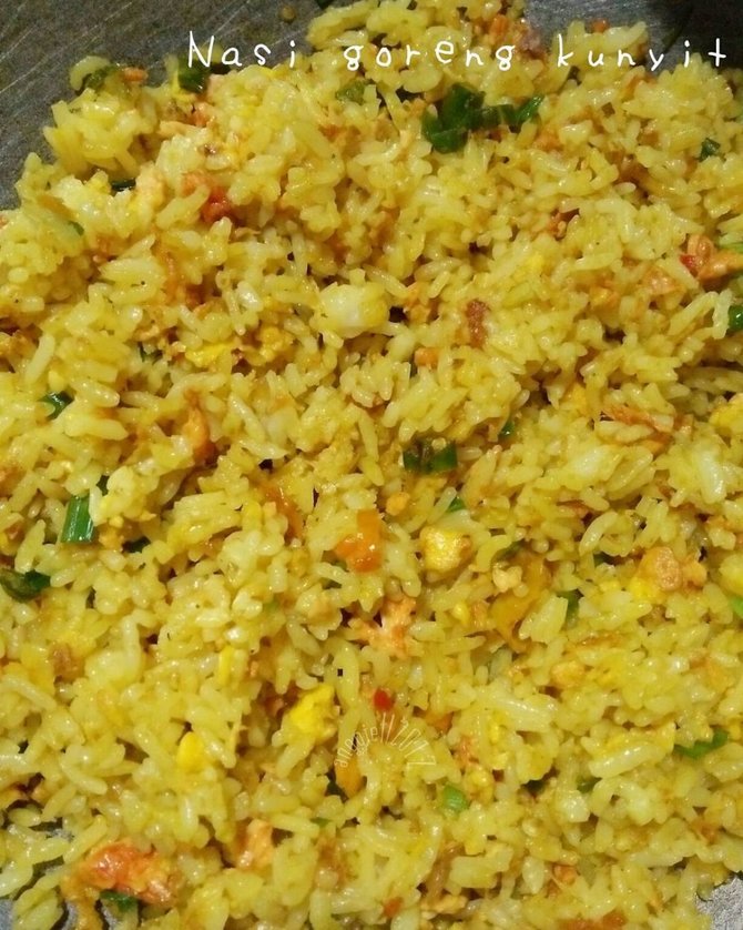 11 resep nasi goreng kunyit gurih dan lezat cocok untuk menu harian