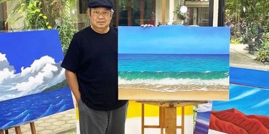 CEK FAKTA: Hoaks Lukisan SBY Gambar Pesawat Merah Putih di Atas Bangunan Mangkrak