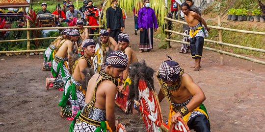 Tolak Bala Tradisi Jathilan dalam Ritual Sudo Molo 1 Suro Warga Lereng Lawu