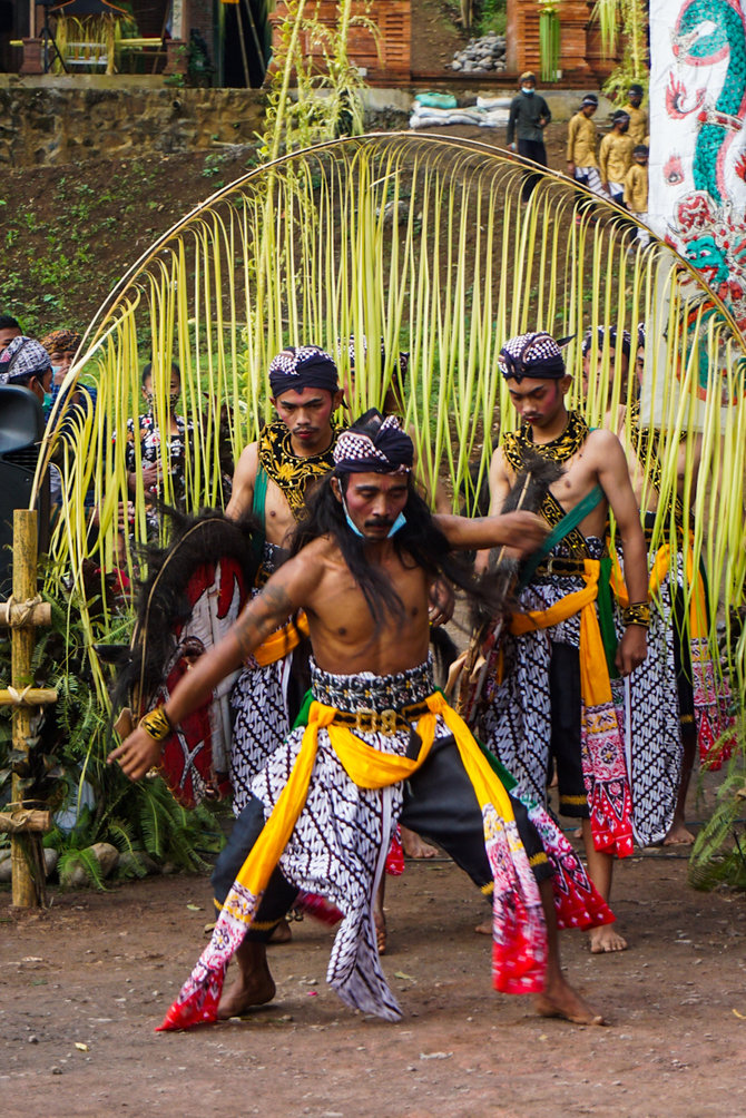 tari jathilan sudo molo