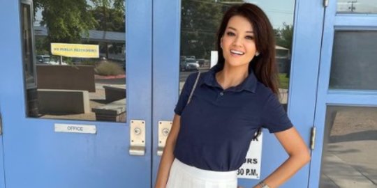 Awet Muda di Usia 41 Tahun, Ini Cerita Lucu Farah Quinn saat Antar Anak Sekolah - Vimarsana News