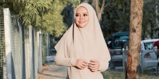 Penyanyi Malaysia Meninggal karena Covid-19 Beberapa Hari Setelah Melahirkan