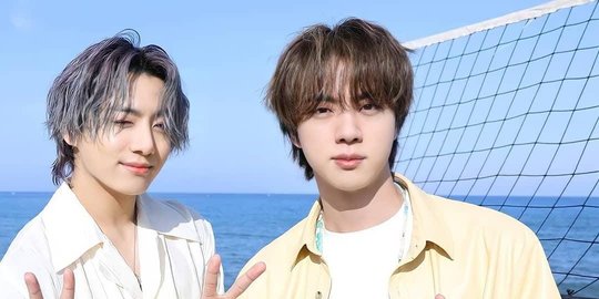 Keren, Begini Aksi Jungkook Menggendong Jin BTS di Pundaknya