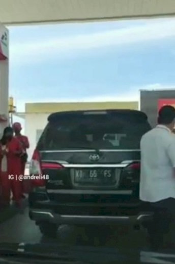 viral mobil mendadak ganti plat nomor