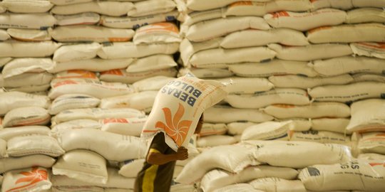 bulog pastikan beras bantuan ppkm tahap ii berkualitas baik