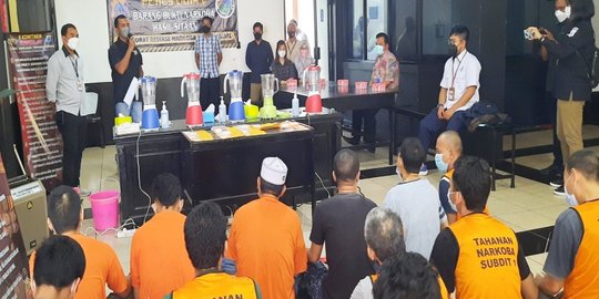 21 Tersangka Kasus Narkoba Nonton Bareng Pemusnahan Sabu dan Ekstasi di Polda Kalsel