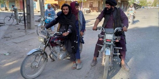 Kepala Angkatan Darat Afghanistan Dicopot Setelah Taliban Rebut 10 Ibu Kota Provinsi - Vimarsana News