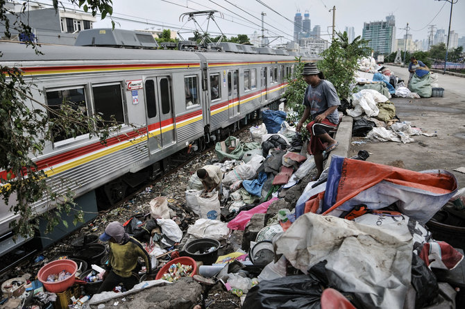 angka kemiskinan di indonesia naik