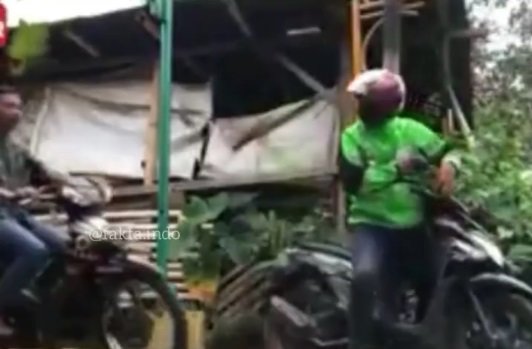 aksi buser polisi nyamar jadi ojol