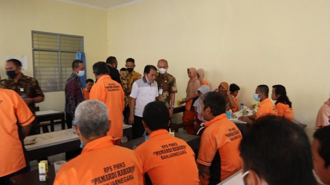 bupati banjarnegara makan bersama odgj