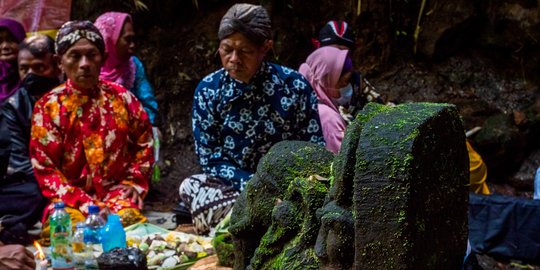 Sambangi Mata Air Kehidupan dalam Tradisi Sungkem Tlompak Magelang