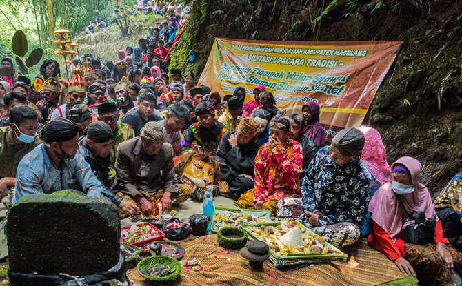 sungkem tlompak gunung merbabu