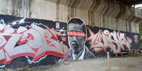 Mural Wajah 'Jokowi 404: Not Found' di Tangerang Dihapus, Pelaku Diburu Polisi