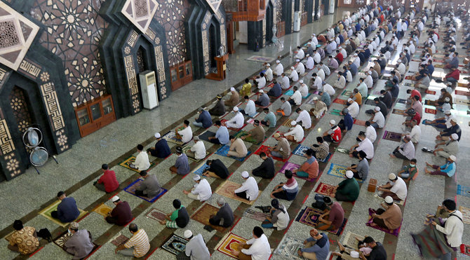 masjid at tin kembali gelar salat jumat