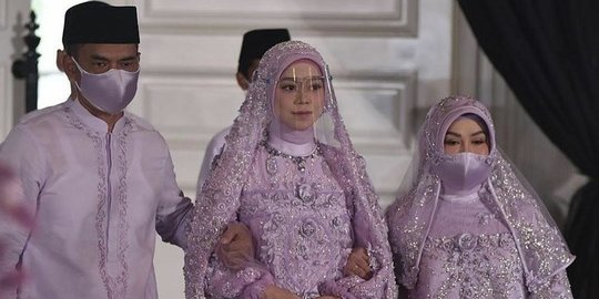 6 Momen Haru Pengajian Lesti dan Rizky Billar Jelang Pernikahan, Dihiasi Isak Tangis