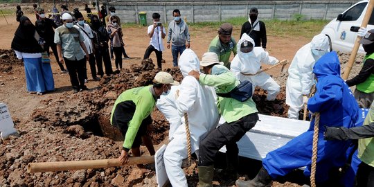 Kasus Kematian Covid-19 Bertambah 1.222, Jawa Tengah Tertinggi - Vimarsana News