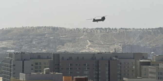 Taliban Masuki Ibu Kota Kabul, AS Evakuasi Diplomat Pakai Helikopter