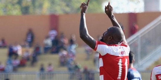 Penyebab Greg Nwokolo Tinggalkan Madura United: Tidak Sudi Gaji Dipotong 75 Persen - Vimarsana News