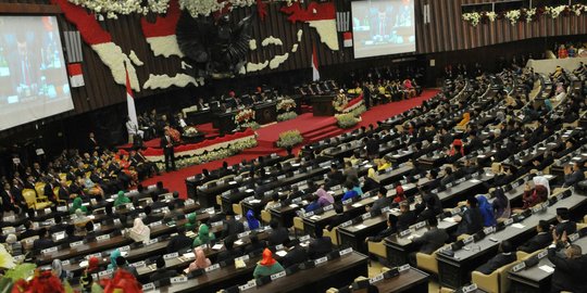 Pakar Hukum Nilai Amandemen UUD Butuh Biaya Besar, Berisiko untuk Ekonomi - Vimarsana News