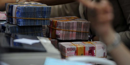 Kasus Harian Covid-19 Turun, Rupiah Ditutup Menguat di Rp14.373 per USD