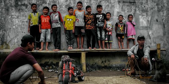 Pecinta Hewan Marah Atas Perlakuan Topeng Monyet Jalanan di Bandung