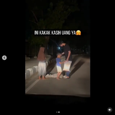 pria ini kaget ketemu anak kecil tidur di jalan