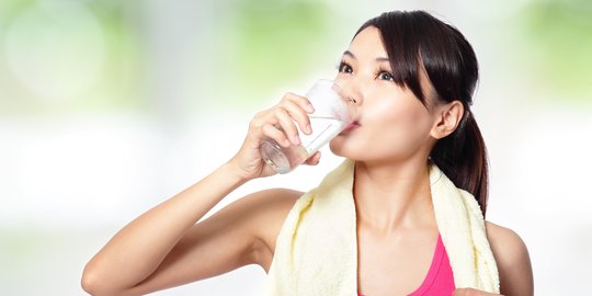 Saat Berolahraga Intens, Cukupkah Hanya Air Putih untuk Cegah Dehidrasi? - Vimarsana News