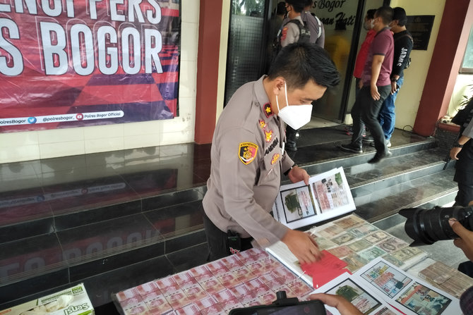 polres bogor amankan rp15 miliar uang palsu