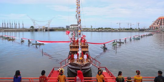 Bendera 1.000 Meter Di Bentangkan, Simbol Semangat Pemkot Makassar Atasi Covid-19