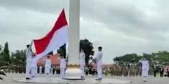 Penjelasan Bupati Konawe Utara Soal Insiden Bendera Merah Putih Jatuh saat Upacara