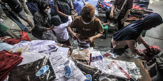 Tapteng Mulai Belajar Tatap Muka Terbatas, Pedagang Seragam Mendadak Banjir Pesanan