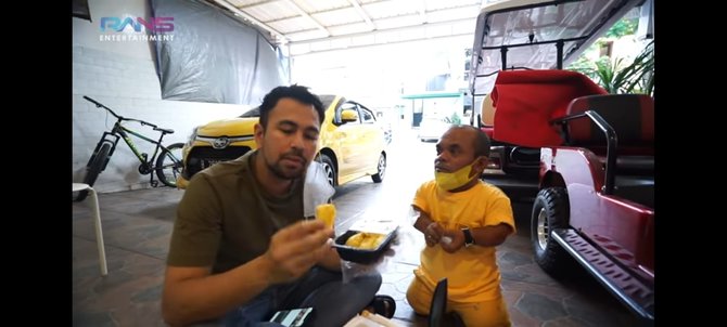 5 potret pertemuan ucok baba dan raffi ahmad bayar sekotak durian dengan mobil baru