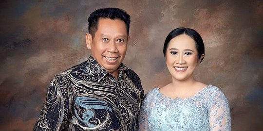 Dikira Punya Istri Baru, Ini 4 Potret Wisuda Anak Perempuan Tukul Arwana