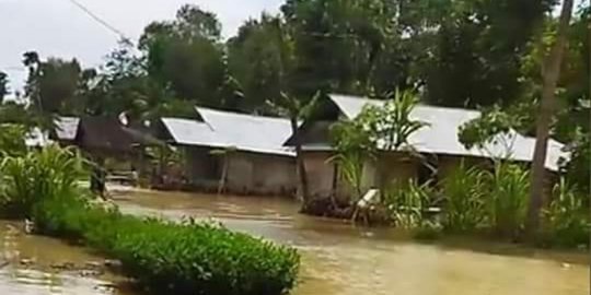 Sungai Meluap, Ratusan Rumah di Kabupaten Nias Terendam Banjir - Vimarsana News