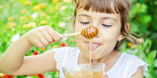 6 Manfaat Madu untuk Anak, Bantu Tingkatkan Energi dan Imun Si Kecil
