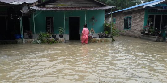 Ribuan Rumah Warga Di Batubara Sumut Terendam Banjir Merdeka Com