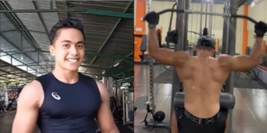 Serda Aprilio Manganang Fitnes Sambil Telanjang Dada, Ototnya Bikin Penonton Lemas